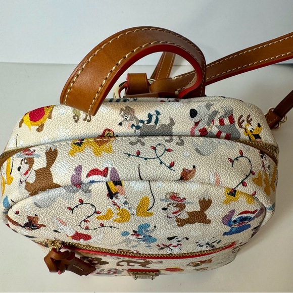 NWT. Disney Dogs Dooney & Bourke Bag - Santa Tails Backpack. Disney leather bag - Picture 10 of 16